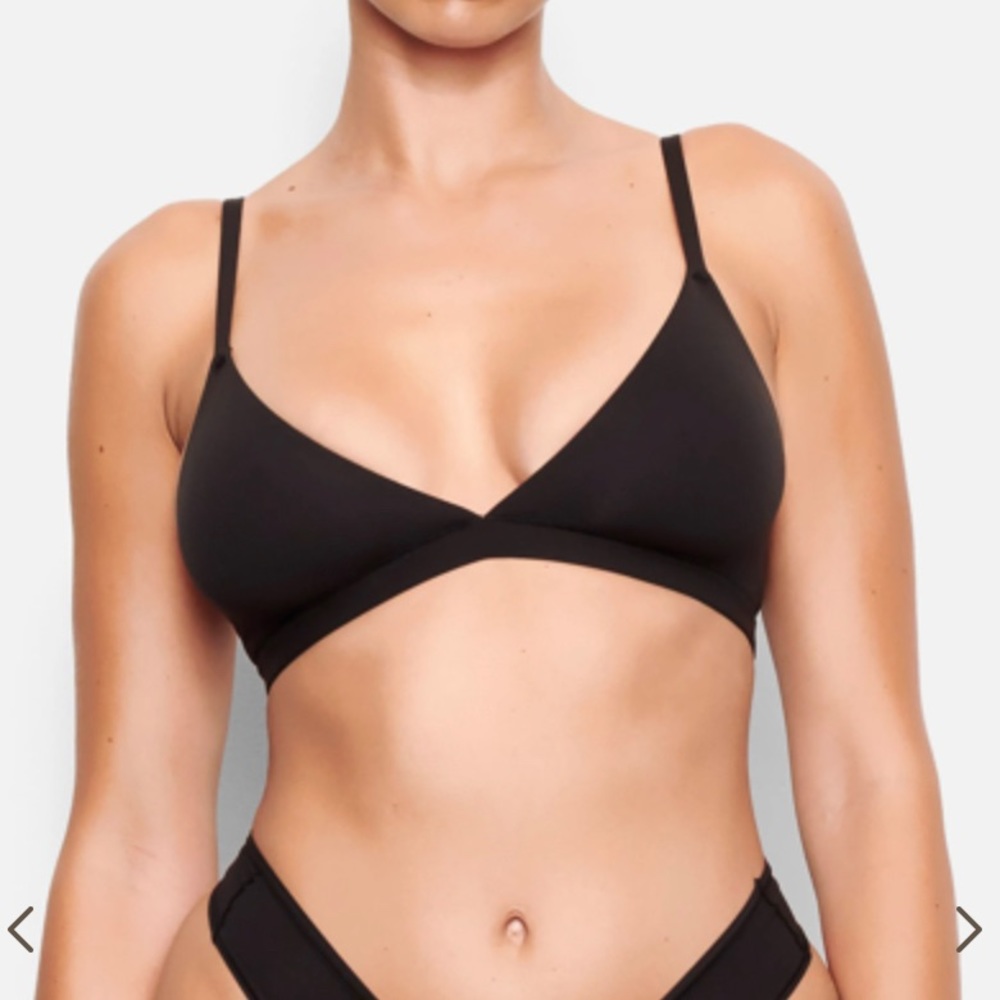 SKIMS Fits Everybody Triangle Bralette